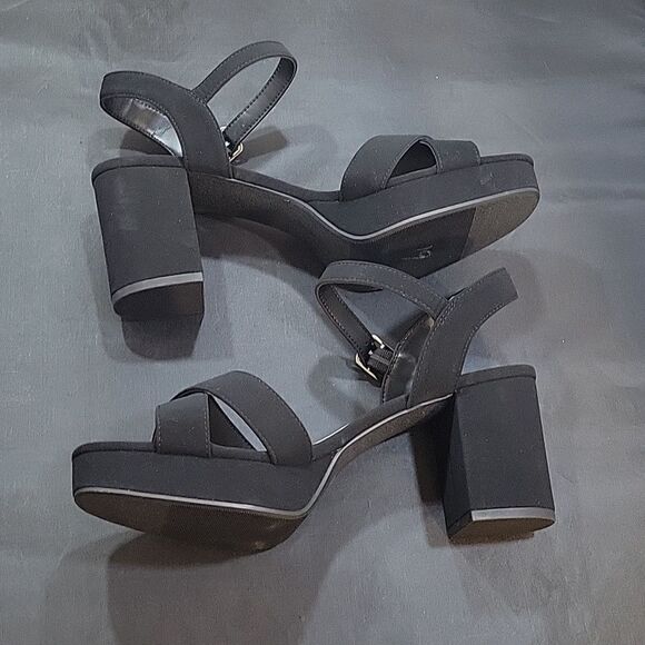 BRAND NEW DELICIO BLOCK HEEL CRISS-CROSS ADJUSTABLE BUCKLE ALMOND TOE SANDAL … - Picture 10 of 15